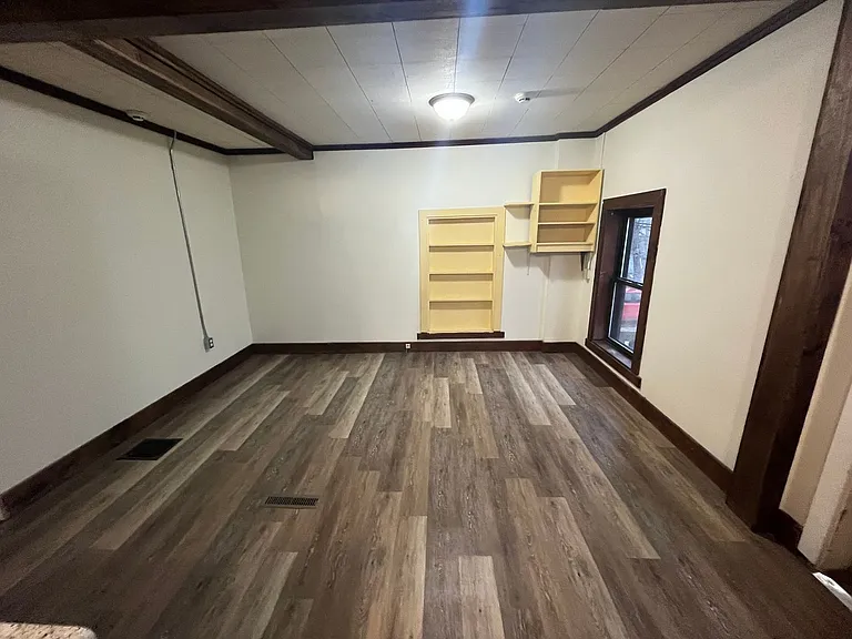 716 Washington St — Photo 4