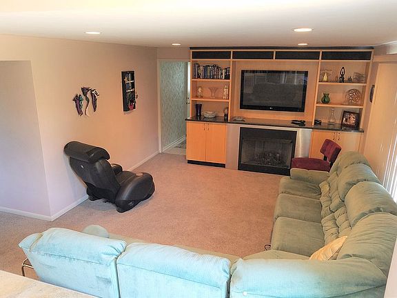 5th image of 25276 Cardington Dr