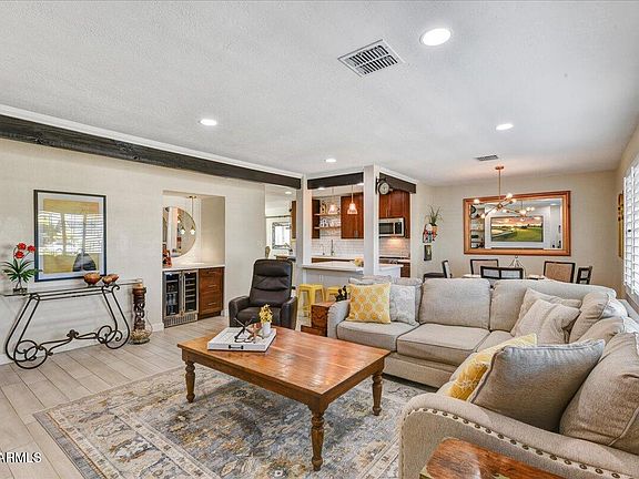 4th image of 6637 E Oak Street