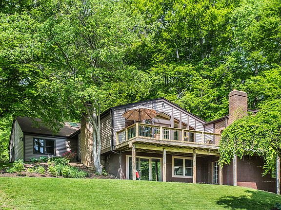 2nd image of 10555 River Run Ct