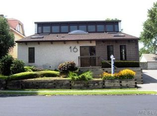 16 S Maryland Ave, Port Washington, NY 11050