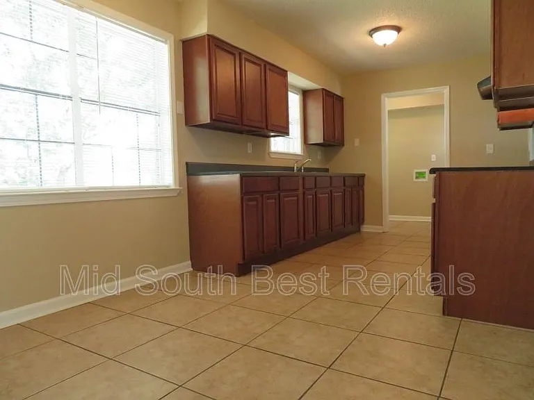 4321 Crescent Park Dr — Photo 6