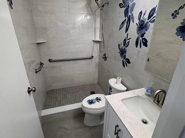 20 Strathmore Gate Dr — Photo 9