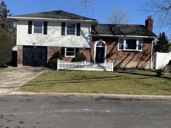30 Larry Drive, Commack, NY 11725