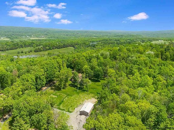 5th image of 90 Deleo Dr