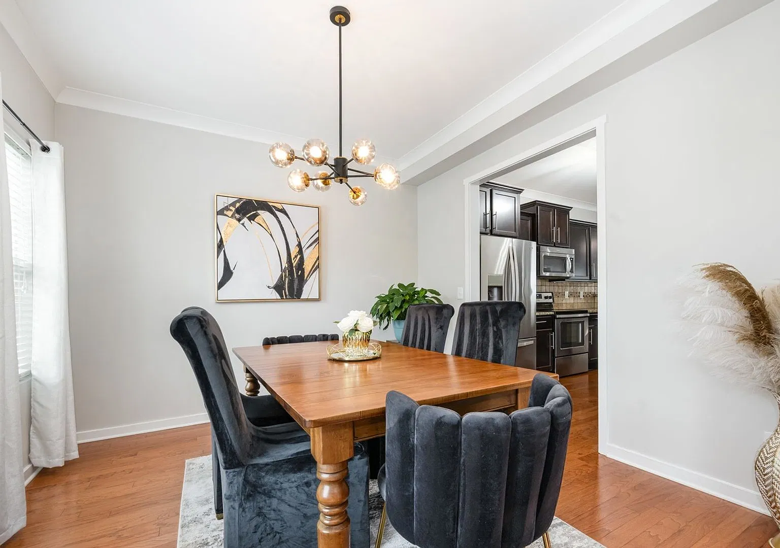 Spacious 3BR Townhome in Monroe — Photo 4