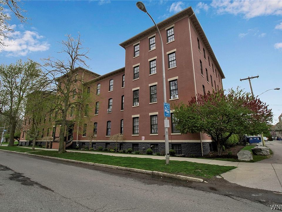 1st image of 125 Edward St APT 3A