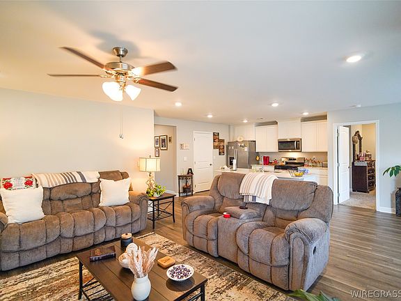 3rd image of 113 Sawtooth Dr