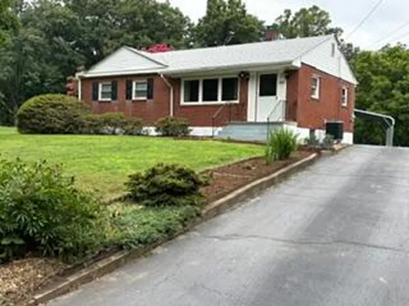 1653 Richland Hills Dr, Salem, VA 24153