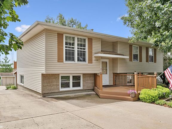2nd image of 1326 Greenfield Dr