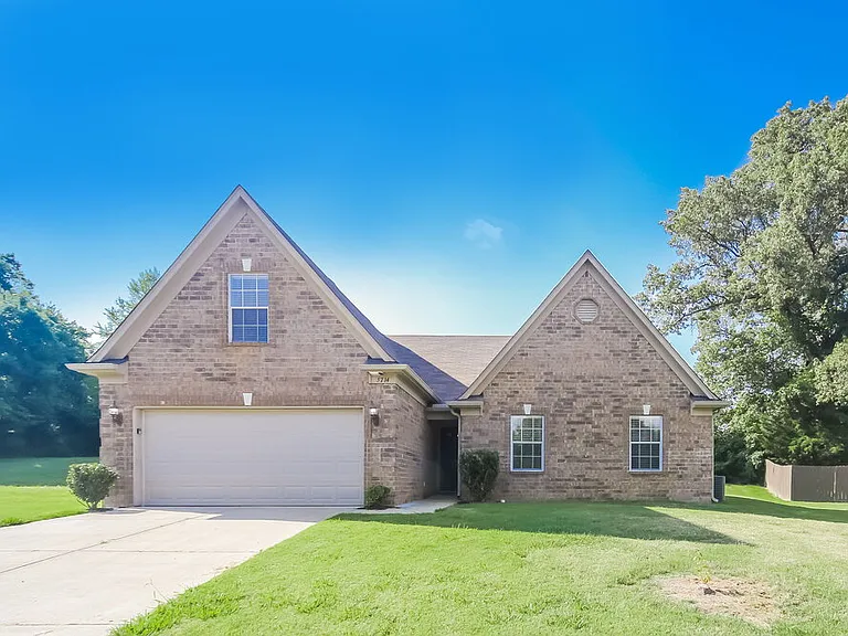 5714 Kingsman Dr — Photo 4