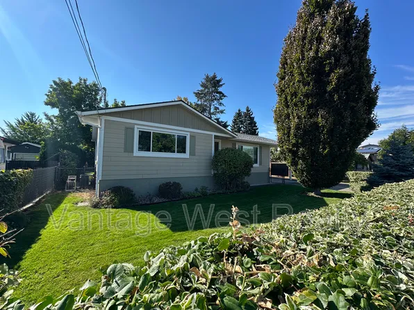 1281 Bothe Rd, Kelowna, BC V1W 3N1