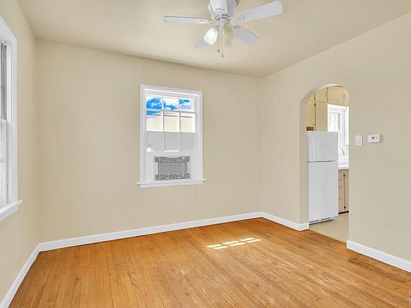5th image of 427 S Gaylord Ave
