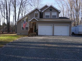 125 Cardinal Ln, Pocono Lake, PA 18347