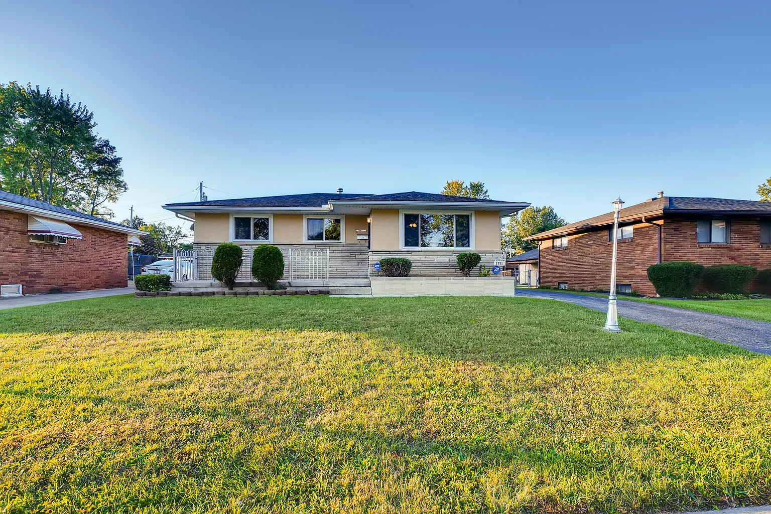 1351 Molly Ln photo 1