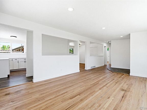4th image of 1349 S Chase Court