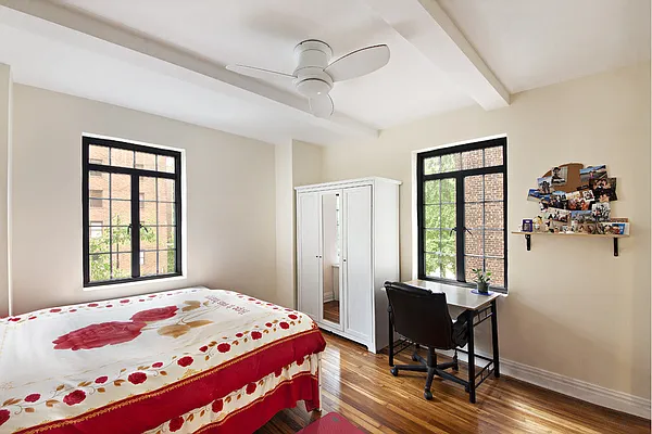 Sold by Stribling | media 3