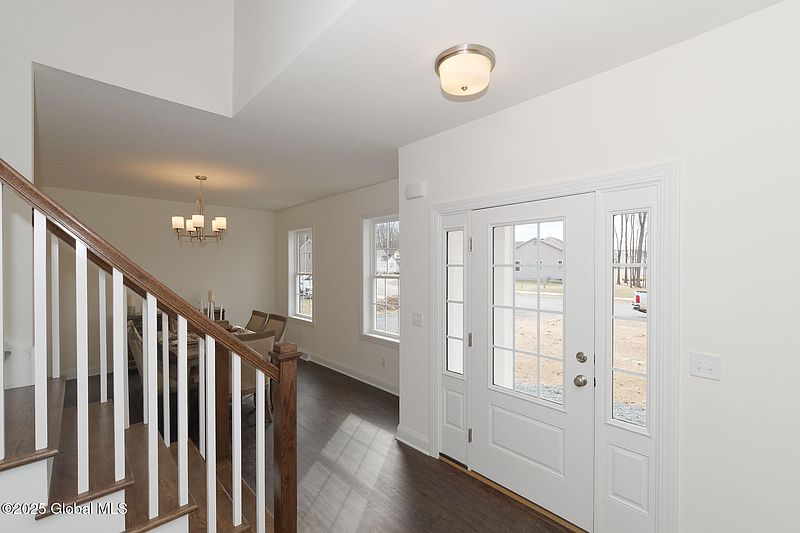 5th image of 23 Tamarack Street