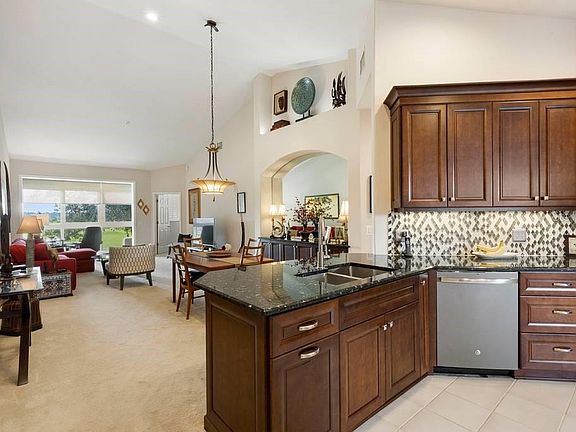 5th image of 392 Enclave Dr #392