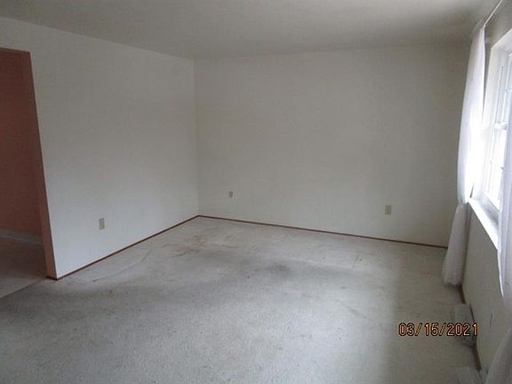 3rd image of 410 Zeigler Ave