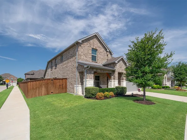 10101 Lakemont Dr, Fort Worth, TX 76131