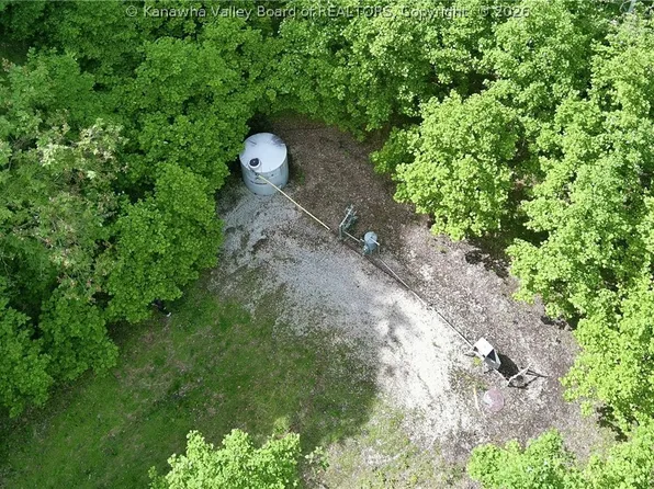 54 Kirk Hill Rd, Chapmanville, WV 25508