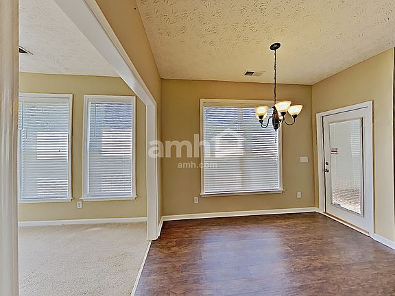5th image of 409 Avery Ct