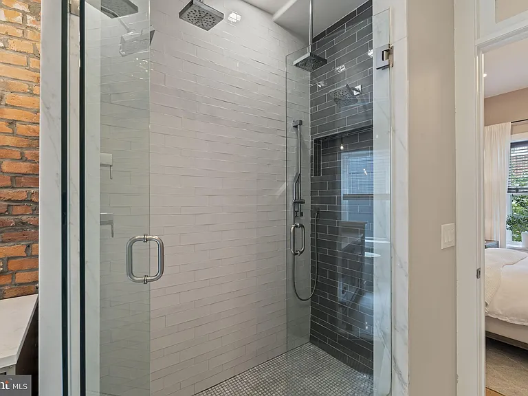 729 S 15th St — Photo 27