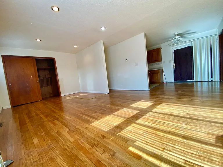 617 Lacasa Dr — Photo 9