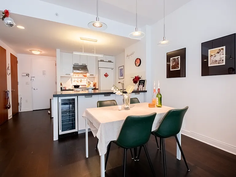 261 W 28th St #2D — Photo 4