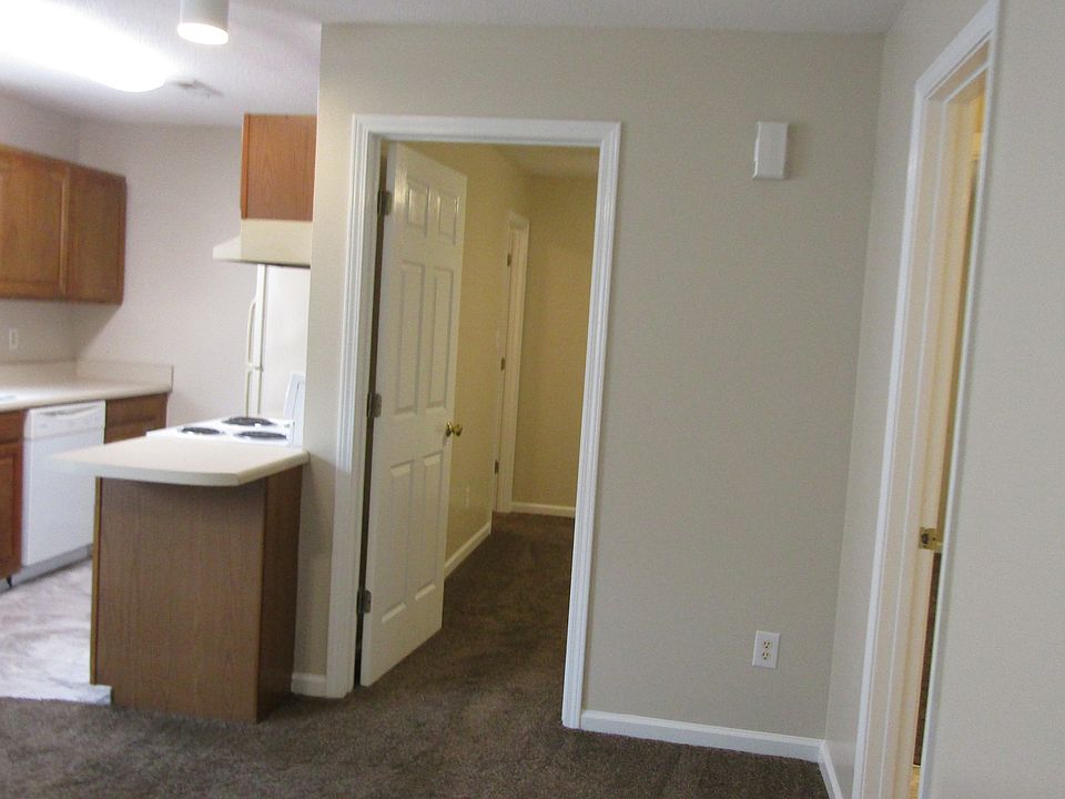 2nd image of 130 Charlestowne Way APT A