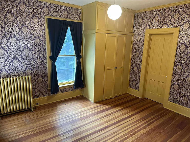 120 Center St — Photo 16