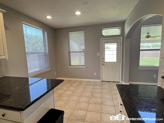 5th image of 503 Lockland Ln