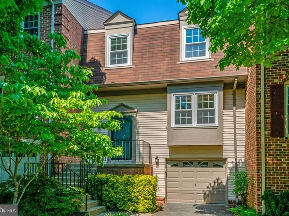 3688 Yorktown Village Pass, Annandale, VA 22003