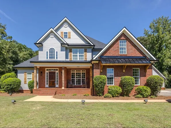 374 Deer Creek Dr, Forsyth, GA 31029