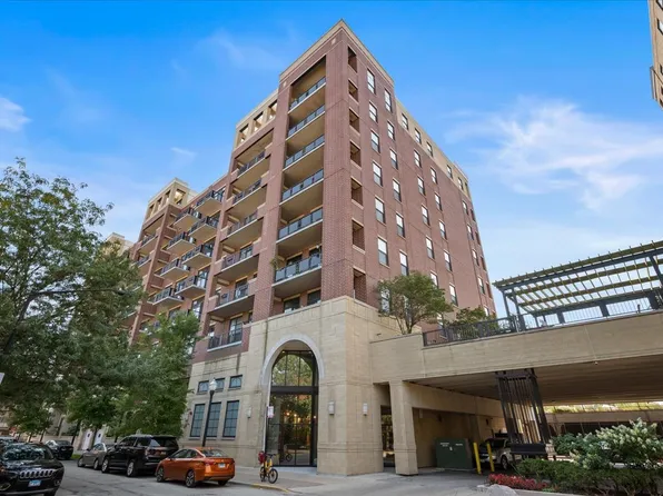 811 W 15th Pl Unit 708, Chicago, IL 60608