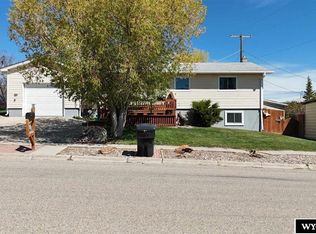 715 Emerald St, Kemmerer, WY 83101