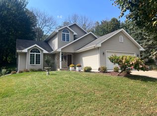 2014 Fox Valley Dr SW, Rochester, MN 55902