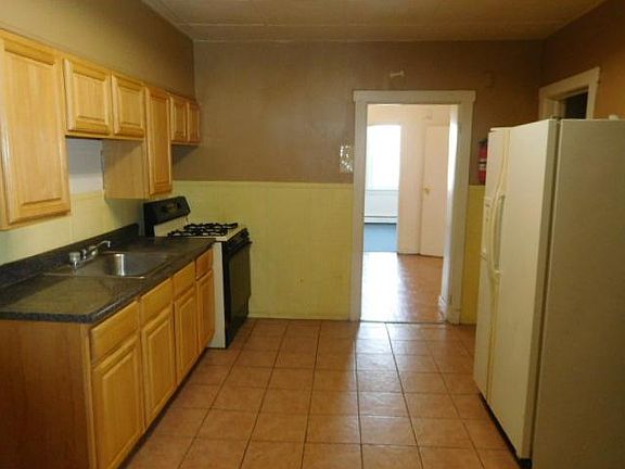 4th image of 85 Telford St