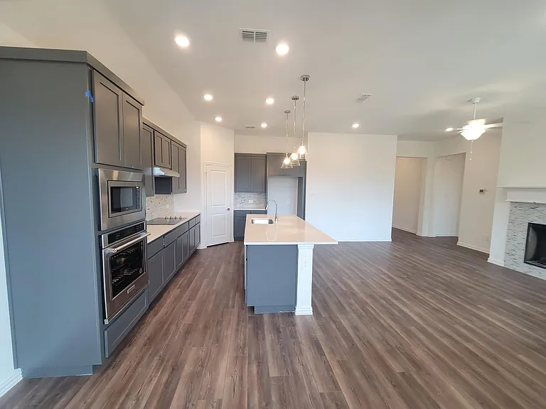 1633 Pine Valley Dr — Photo 10