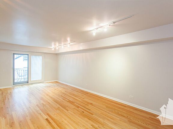 2nd image of 2045 N Larrabee St #7306TK