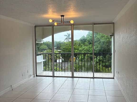 5th image of 2160 SW 16th Ave