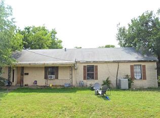501 S Clay St, Henrietta, TX 76365
