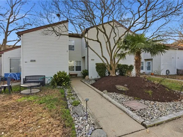 1043 Coastaway Dr, Virginia Beach, VA 23451