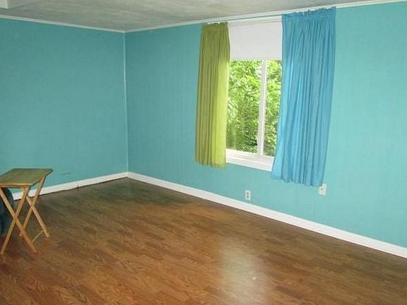 3rd image of 1617 E Wilson Ave