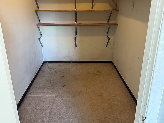 3rd image of 1918 Heatherway Ln Unit 36