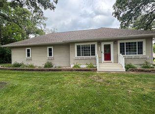 321 W 5th Ave N, Estherville, IA 51334