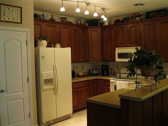 5th image of 5650 Hickory St