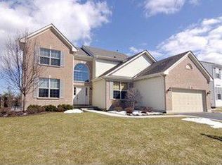 1533 Greystone Dr, Gurnee, IL 60031
