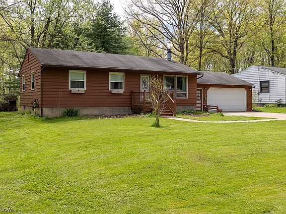 3rd image of 895 Goist Ln